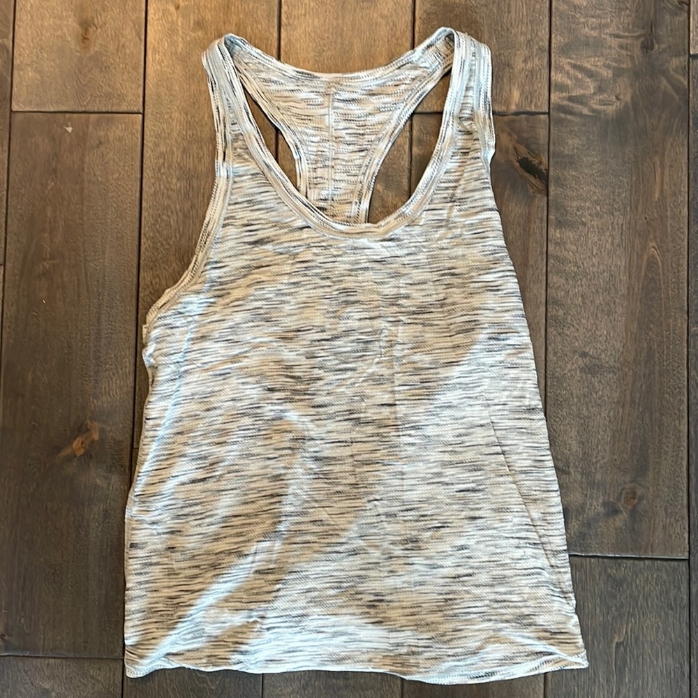 Lululemon tank